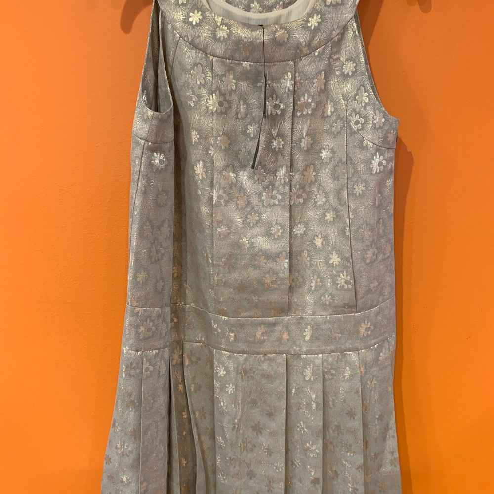 Dress - Picture 2 of 4